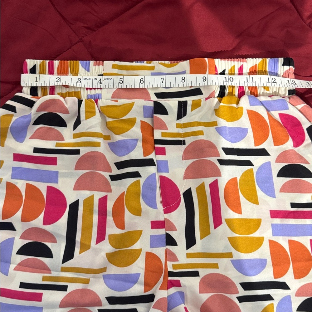 Timing Colorful Geometric Shorts - Picture 7 of 8